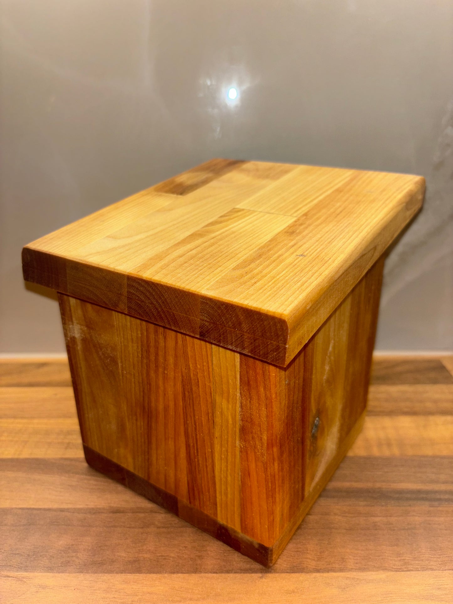 Handmade Robin nest box, nesting box, Robin box, garden gifts, bird box, reclaimed wood