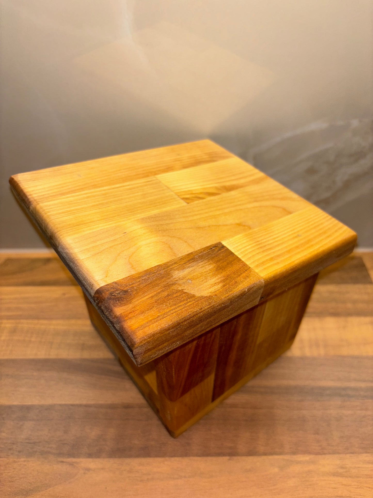 Handmade Robin nest box, nesting box, Robin box, garden gifts, bird box, reclaimed wood