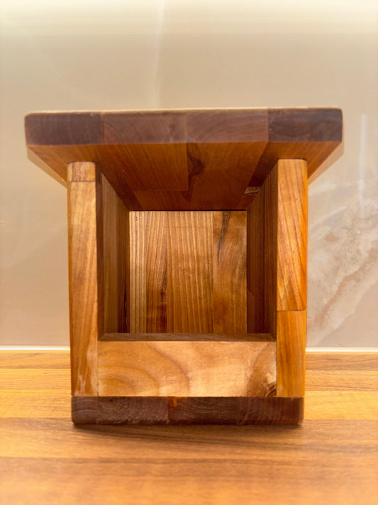 Handmade Robin nest box, nesting box, Robin box, garden gifts, bird box, reclaimed wood